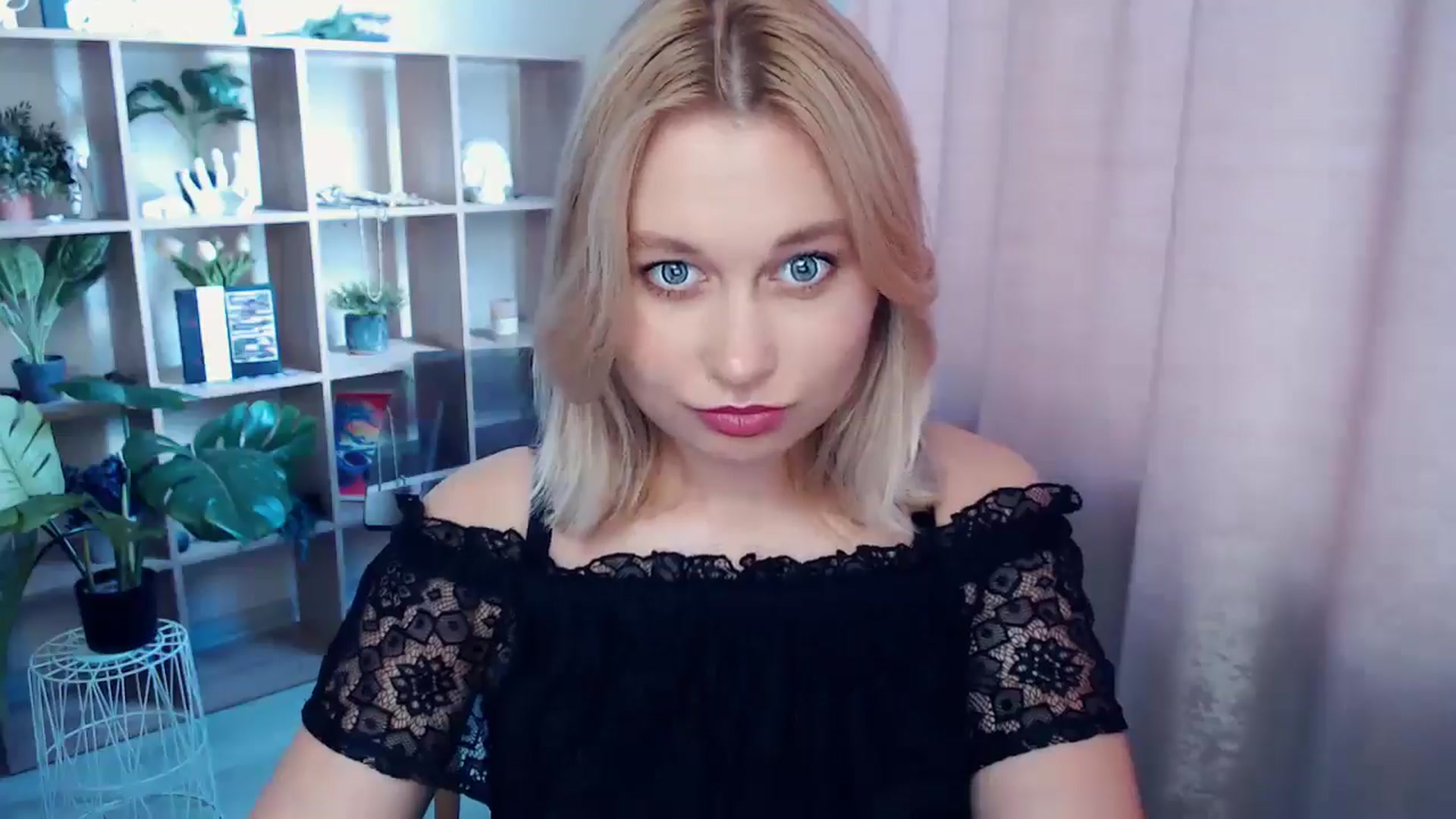 Gallery image thumbnail from Kukla_kolduna's myfreecams stream on, 07/05/2025, 15:29 image 9 of 20