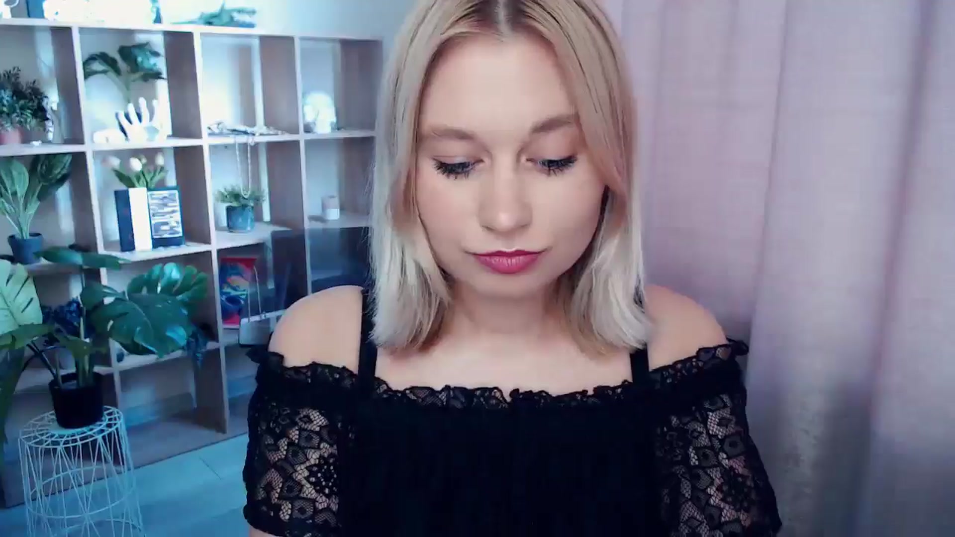 Gallery image thumbnail from Kukla_kolduna's myfreecams stream on, 07/05/2025, 15:29 image 6 of 20