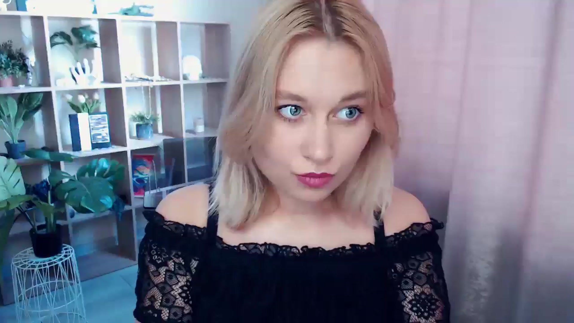 Gallery image thumbnail from Kukla_kolduna's myfreecams stream on, 07/05/2025, 15:29 image 8 of 20