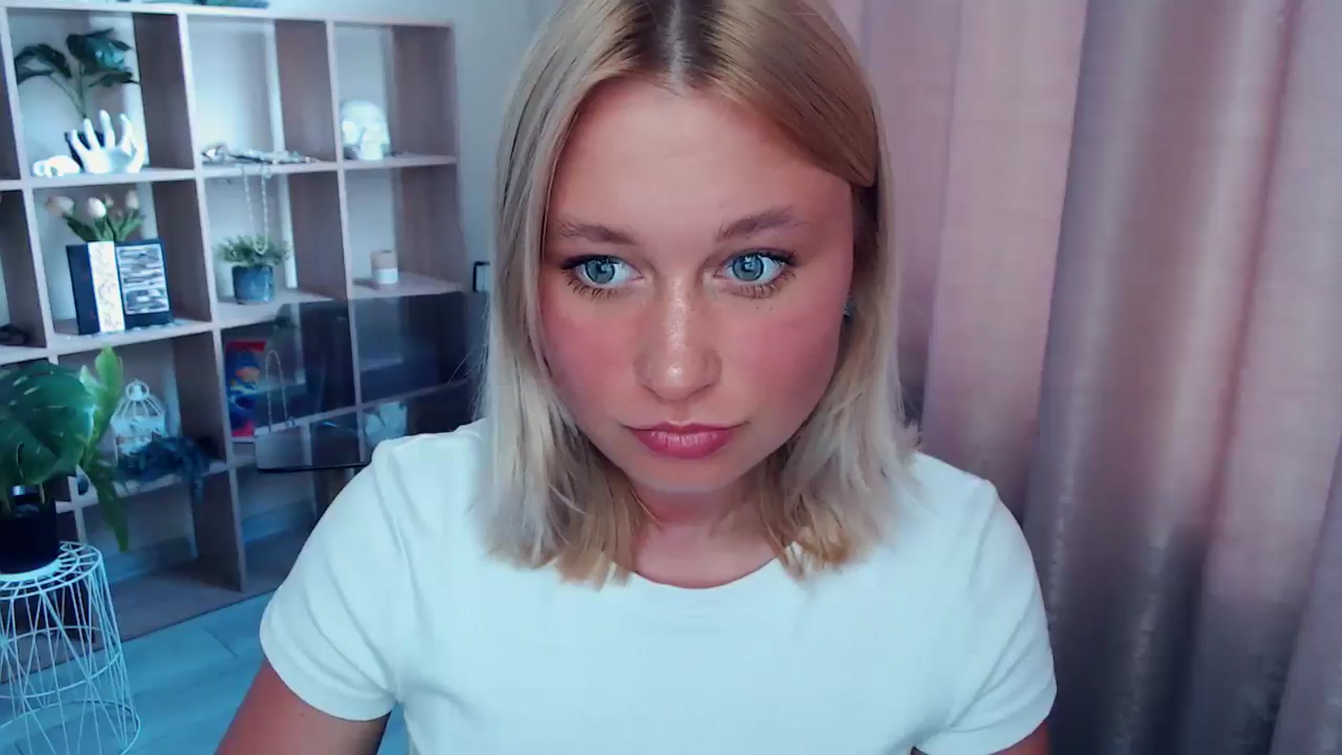 Gallery image thumbnail from Kukla_kolduna's myfreecams stream on, 07/06/2025, 16:21 image 12 of 20