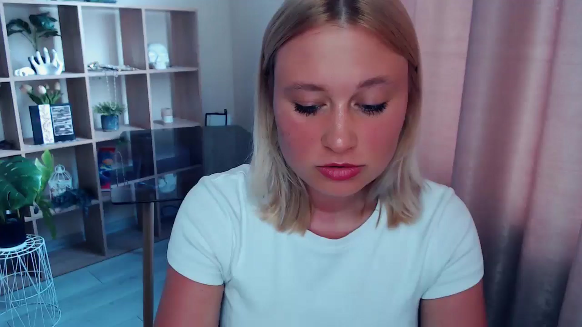 Gallery image thumbnail from Kukla_kolduna's myfreecams stream on, 07/06/2025, 16:21 image 3 of 20