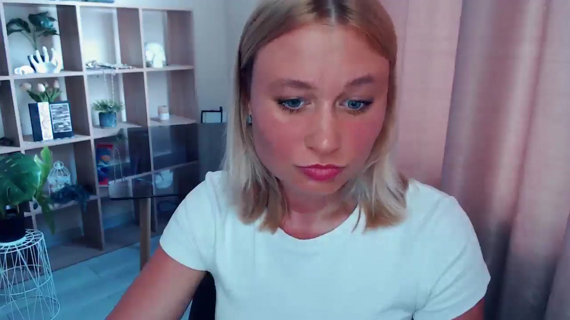 Gallery image thumbnail from Kukla_kolduna's myfreecams stream on, 07/06/2025, 16:21 image 4 of 20