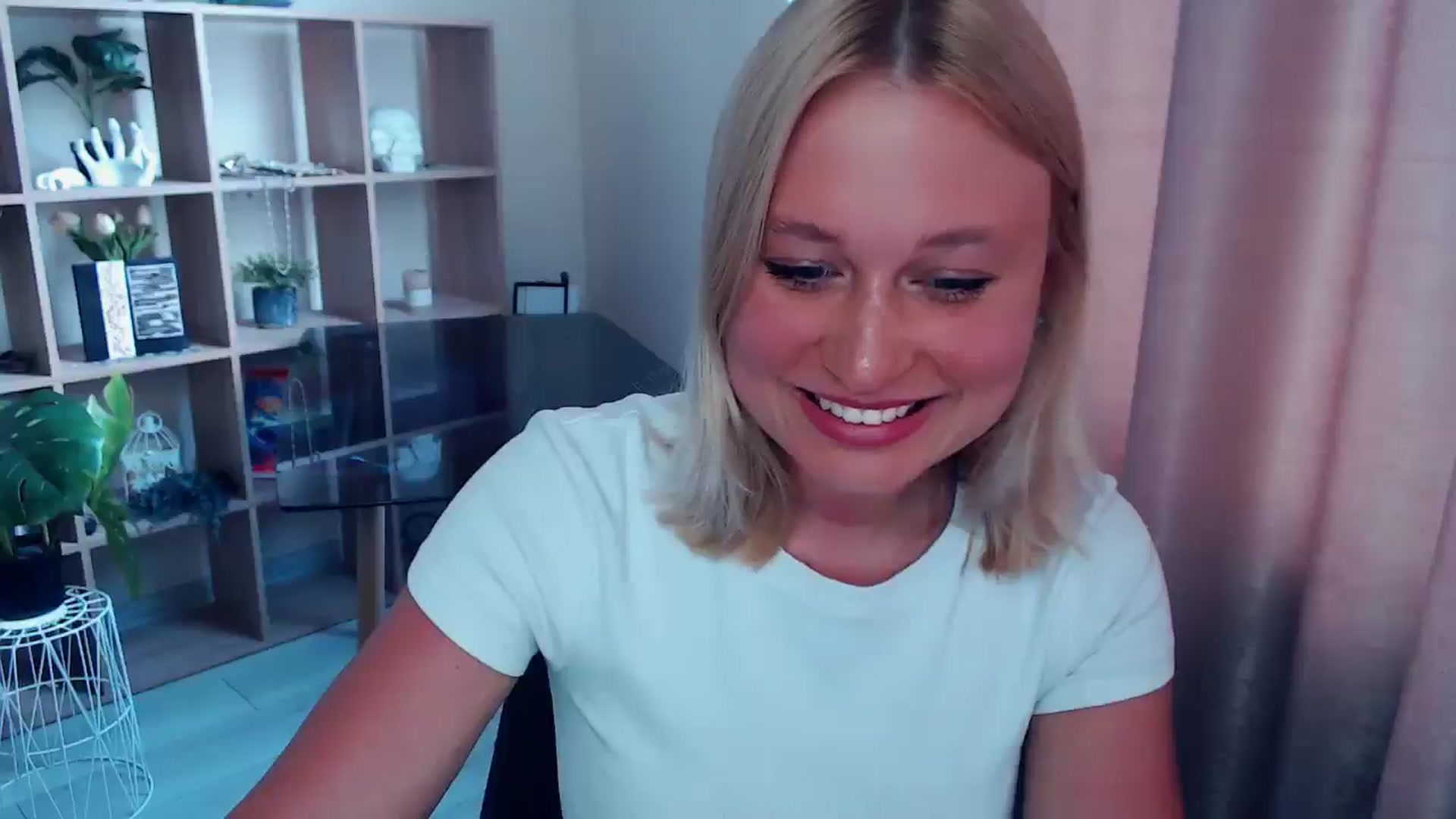 Gallery image thumbnail from Kukla_kolduna's myfreecams stream on, 07/06/2025, 16:21 image 2 of 20