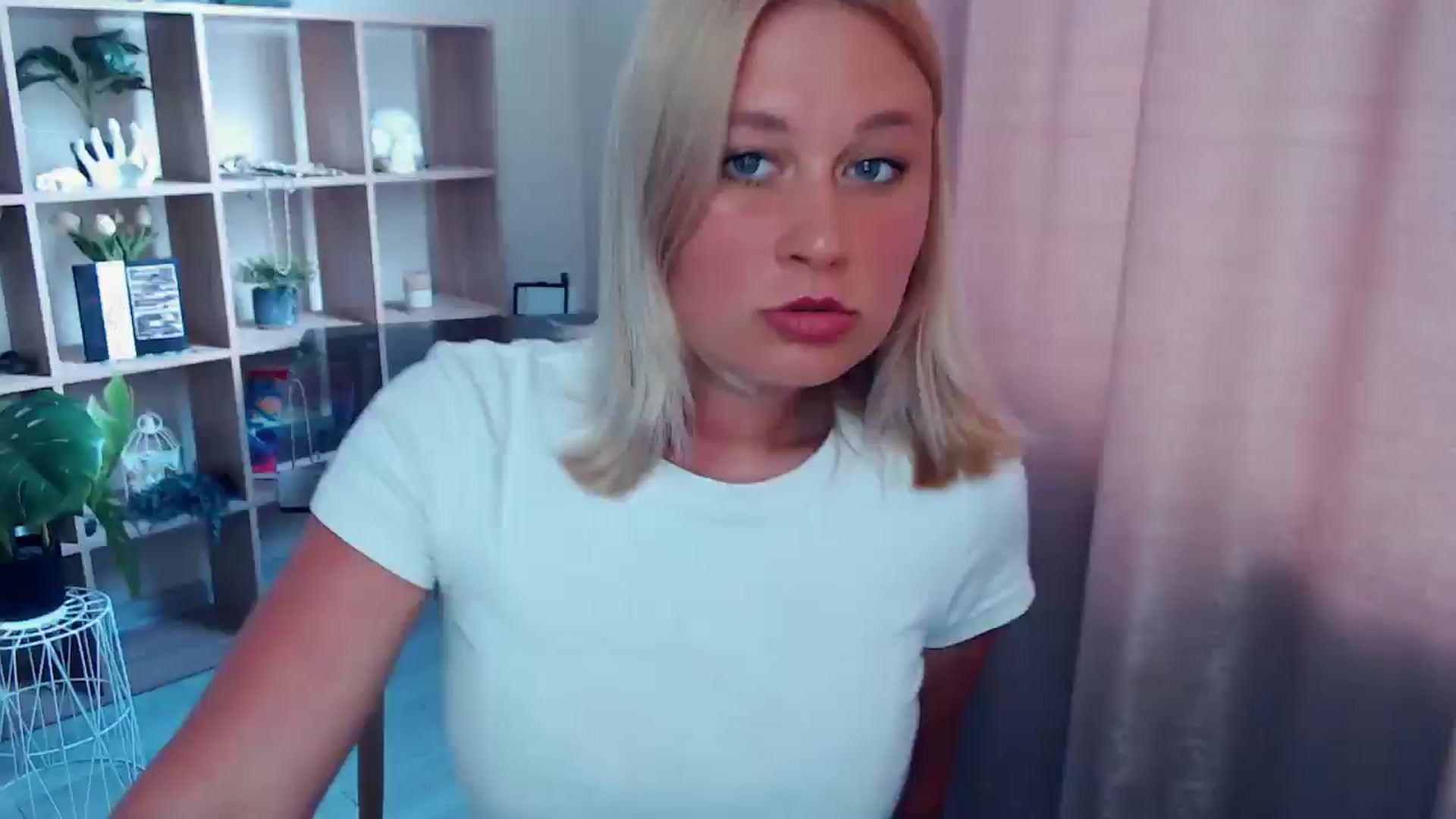 Gallery image thumbnail from Kukla_kolduna's myfreecams stream on, 07/06/2025, 16:21 image 1 of 20