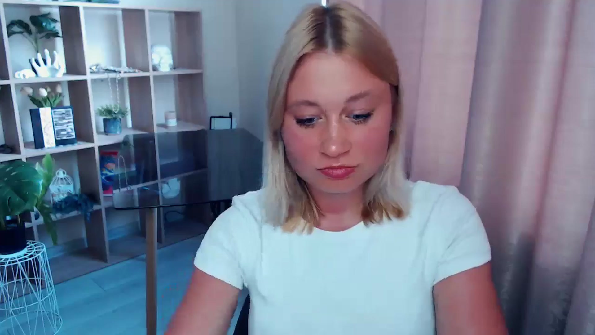 Gallery image thumbnail from Kukla_kolduna's myfreecams stream on, 07/06/2025, 16:21 image 19 of 20