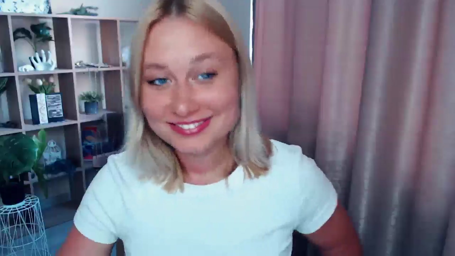 Gallery image thumbnail from Kukla_kolduna's myfreecams stream on, 07/06/2025, 18:15 image 9 of 20