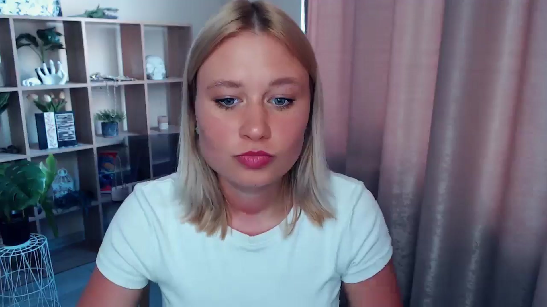 Gallery image thumbnail from Kukla_kolduna's myfreecams stream on, 07/06/2025, 18:15 image 5 of 20