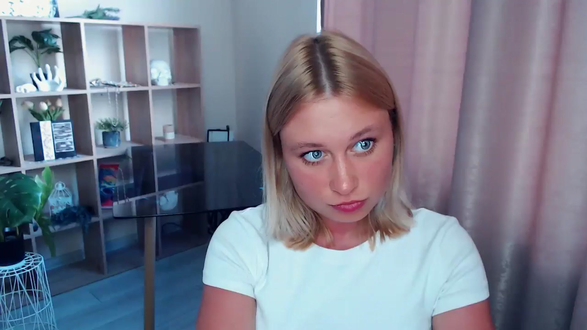 Gallery image thumbnail from Kukla_kolduna's myfreecams stream on, 07/06/2025, 18:15 image 1 of 20