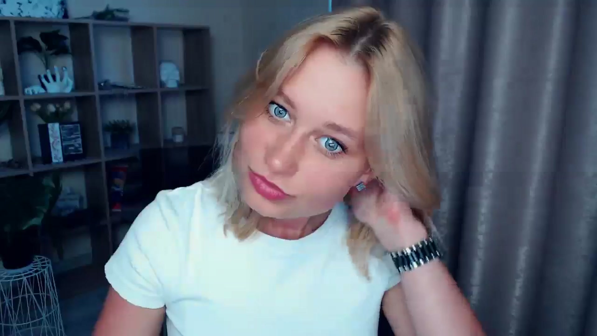 Gallery image thumbnail from Kukla_kolduna's myfreecams stream on, 07/06/2025, 18:15 image 20 of 20