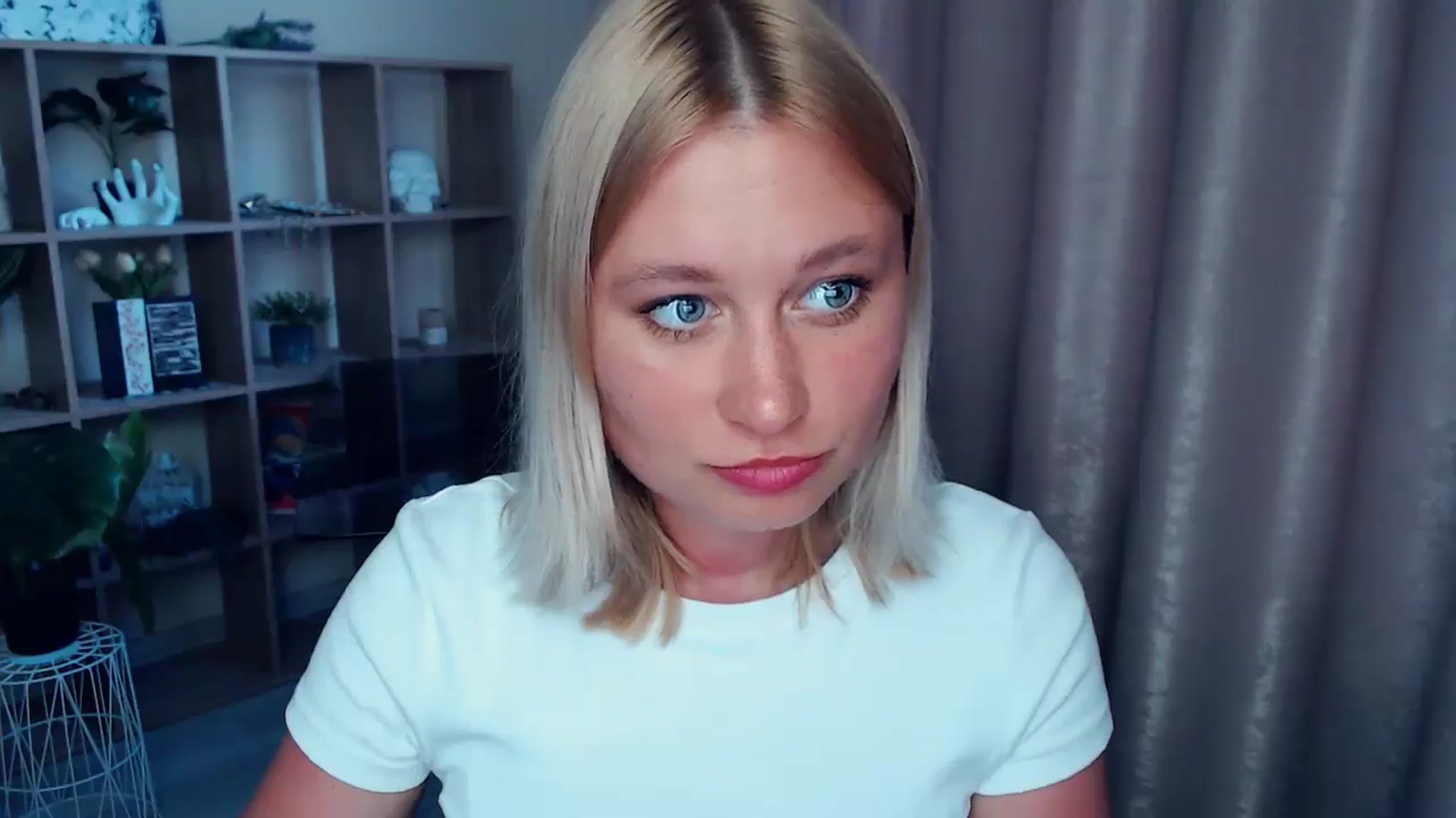 Gallery image thumbnail from Kukla_kolduna's myfreecams stream on, 07/06/2025, 18:15 image 15 of 20