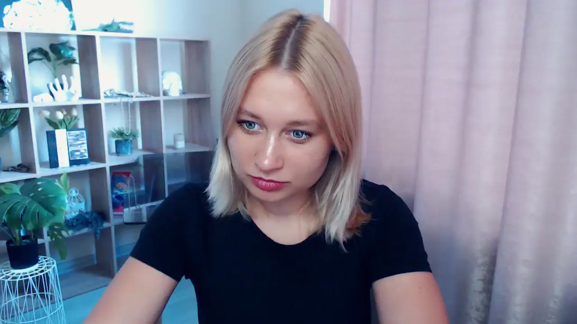 Gallery image thumbnail from Kukla_kolduna's myfreecams stream on, 07/09/2025, 15:26 image 16 of 20