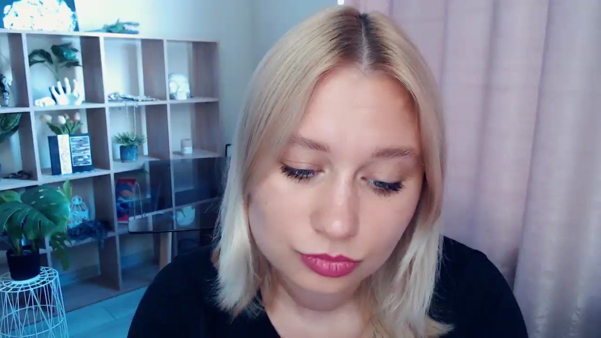 Gallery image thumbnail from Kukla_kolduna's myfreecams stream on, 07/09/2025, 15:26 image 17 of 20