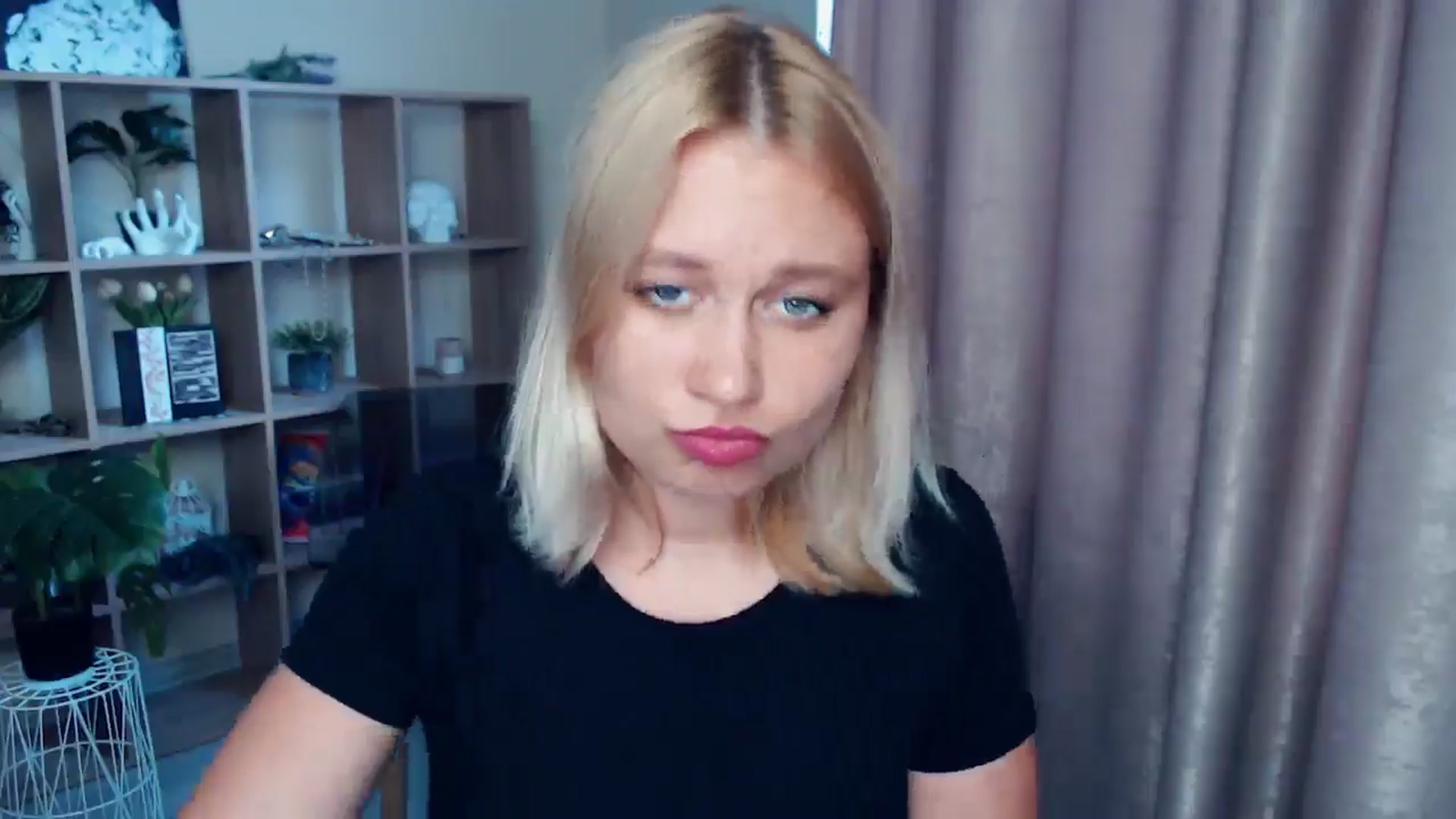 Gallery image thumbnail from Kukla_kolduna's myfreecams stream on, 07/09/2025, 18:10 image 13 of 20