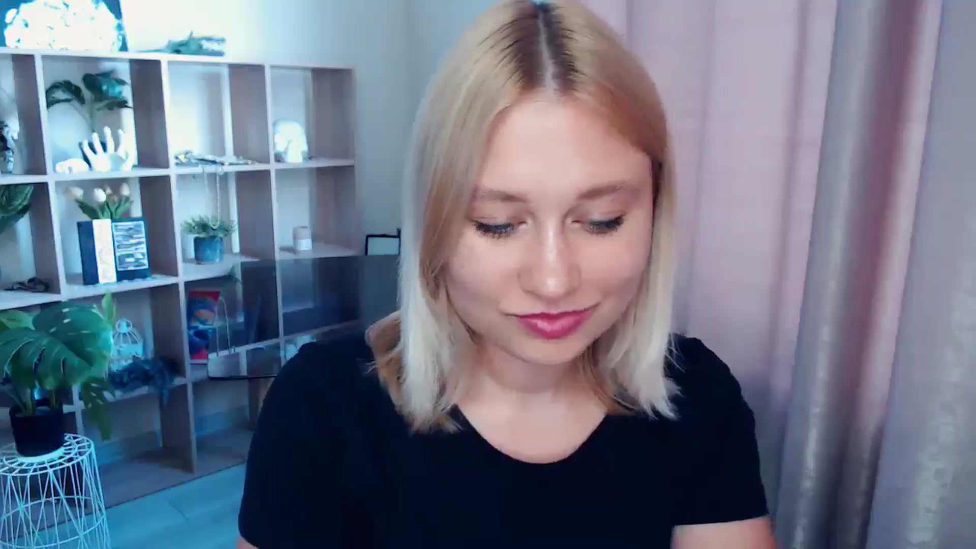 Gallery image thumbnail from Kukla_kolduna's myfreecams stream on, 07/09/2025, 18:10 image 2 of 20