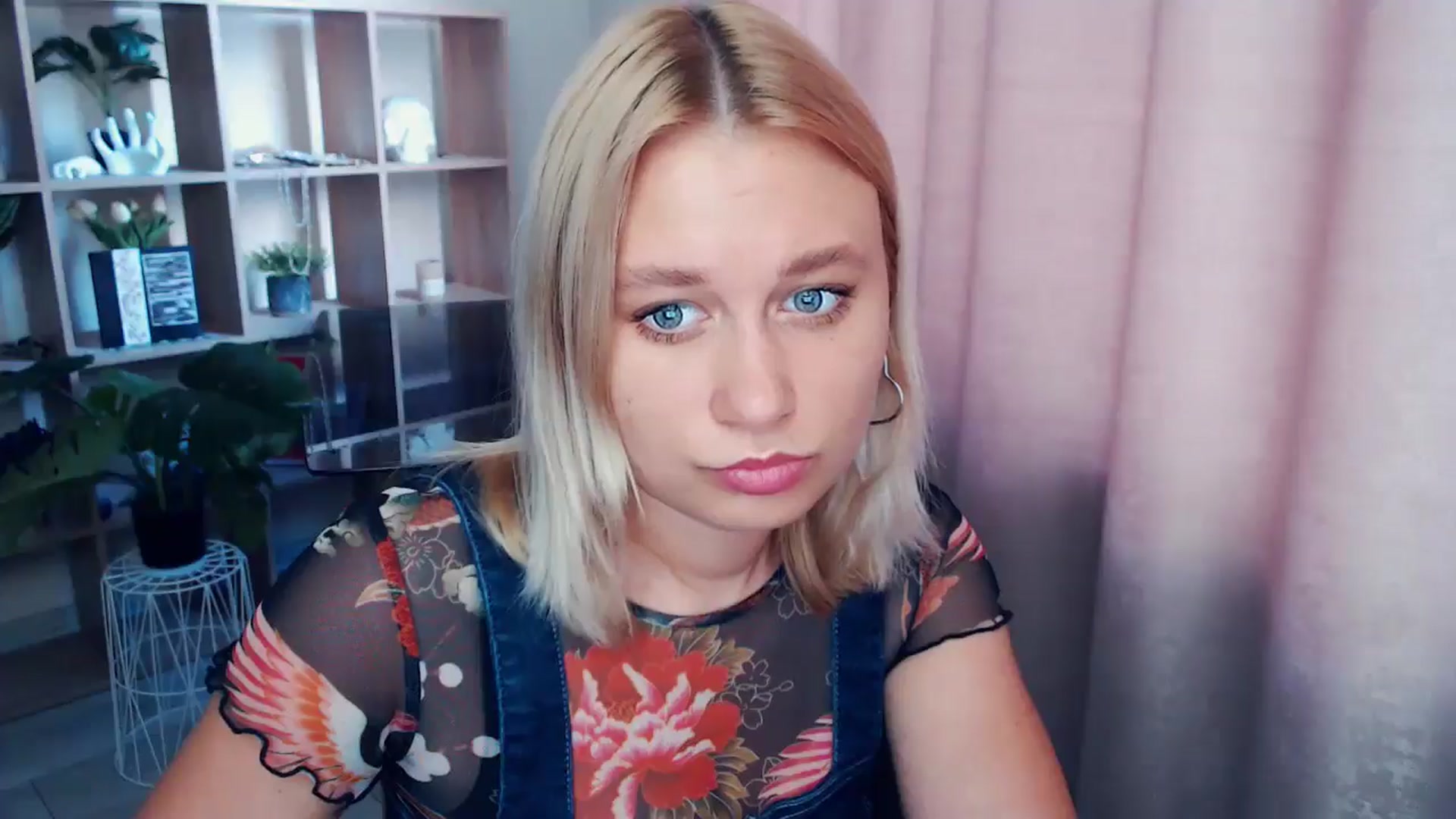 Gallery image thumbnail from Kukla_kolduna's myfreecams stream on, 07/10/2025, 16:36 image 17 of 20