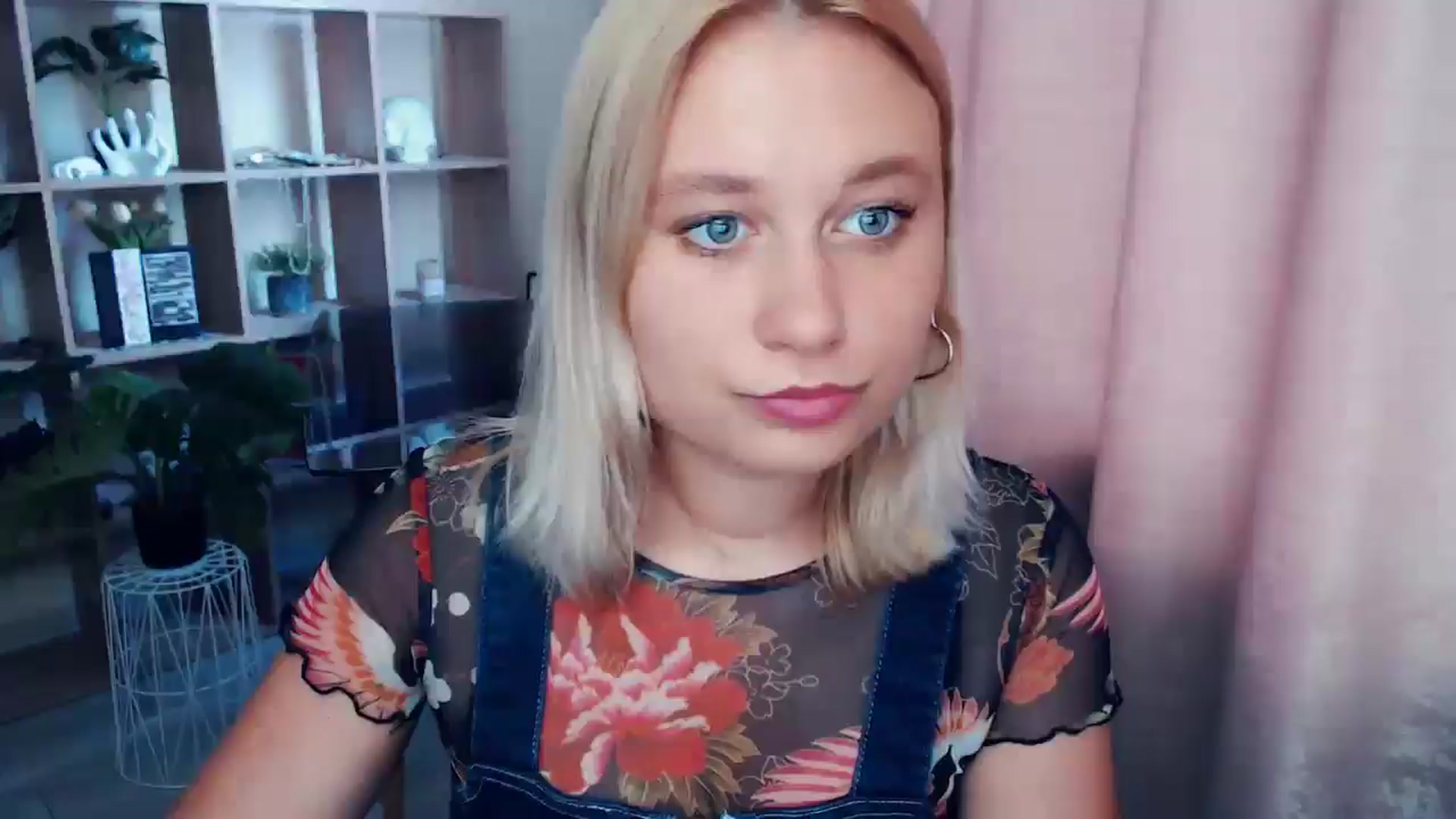 Gallery image thumbnail from Kukla_kolduna's myfreecams stream on, 07/10/2025, 16:36 image 13 of 20