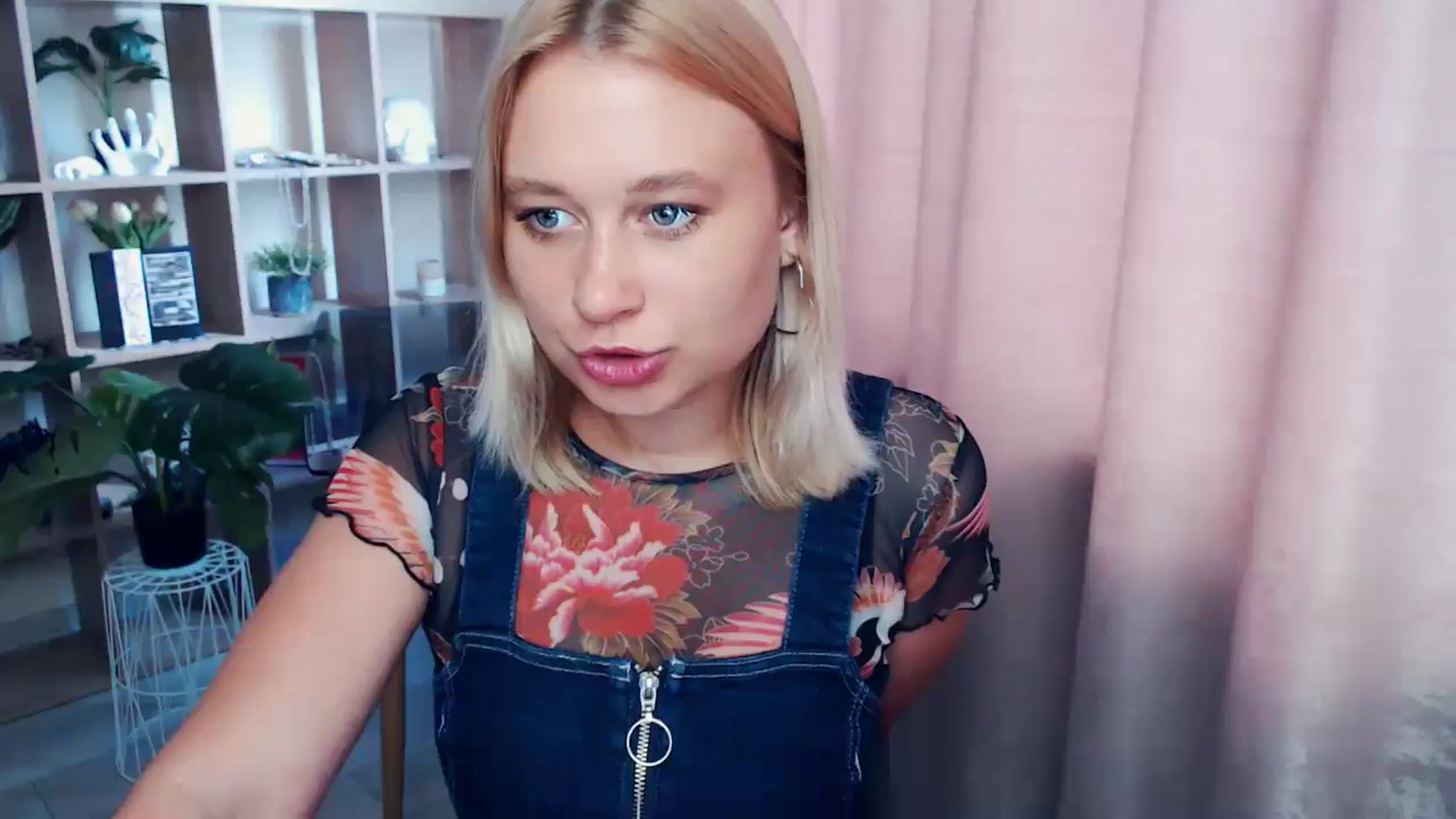 Gallery image thumbnail from Kukla_kolduna's myfreecams stream on, 07/10/2025, 16:36 image 12 of 20