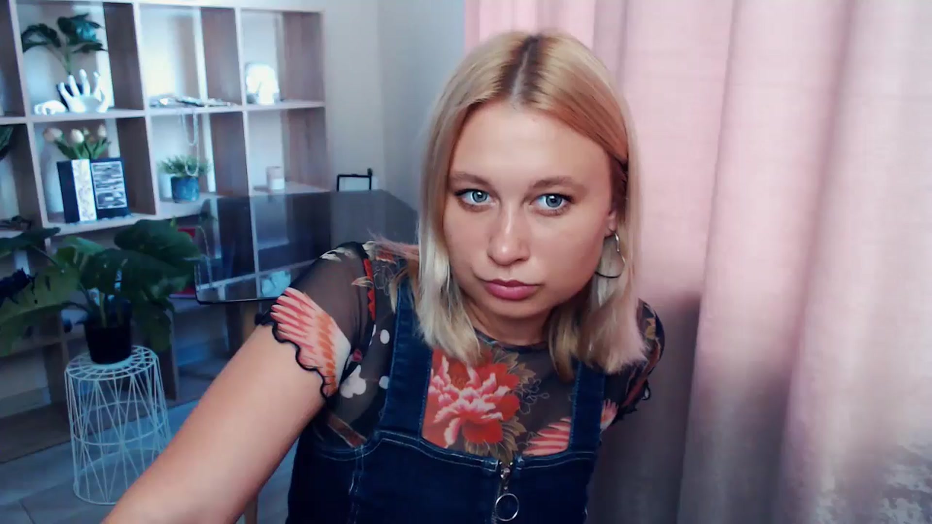 Gallery image thumbnail from Kukla_kolduna's myfreecams stream on, 07/10/2025, 16:36 image 14 of 20