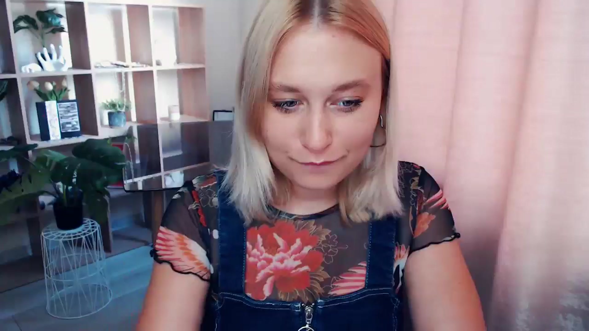 Gallery image thumbnail from Kukla_kolduna's myfreecams stream on, 07/10/2025, 16:36 image 5 of 20