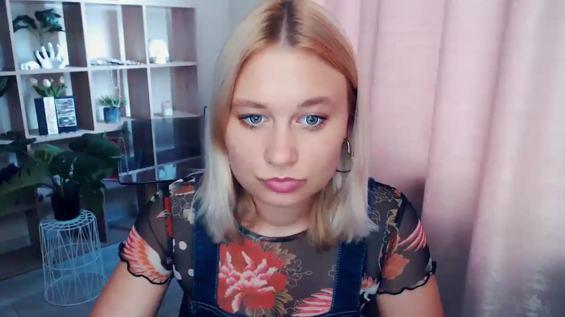 Gallery image thumbnail from Kukla_kolduna's myfreecams stream on, 07/10/2025, 16:36 image 1 of 20