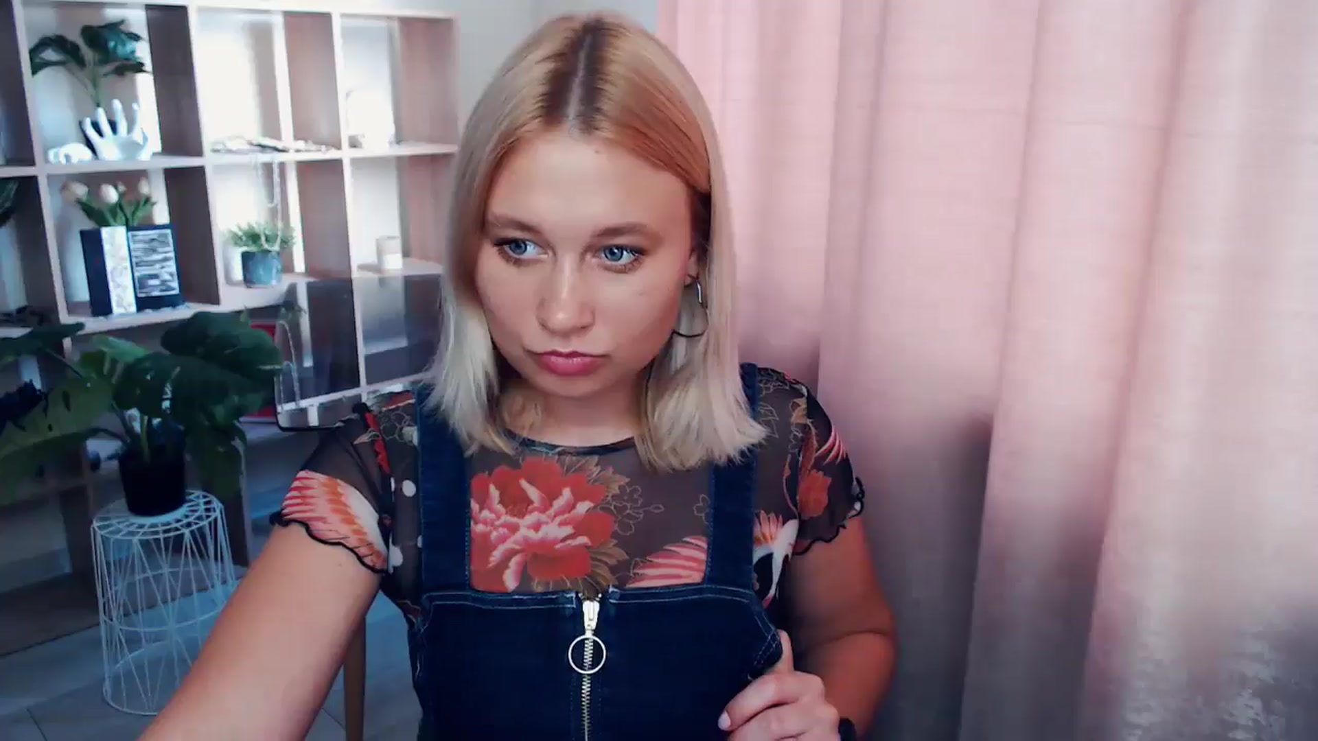 Gallery image thumbnail from Kukla_kolduna's myfreecams stream on, 07/10/2025, 16:36 image 3 of 20