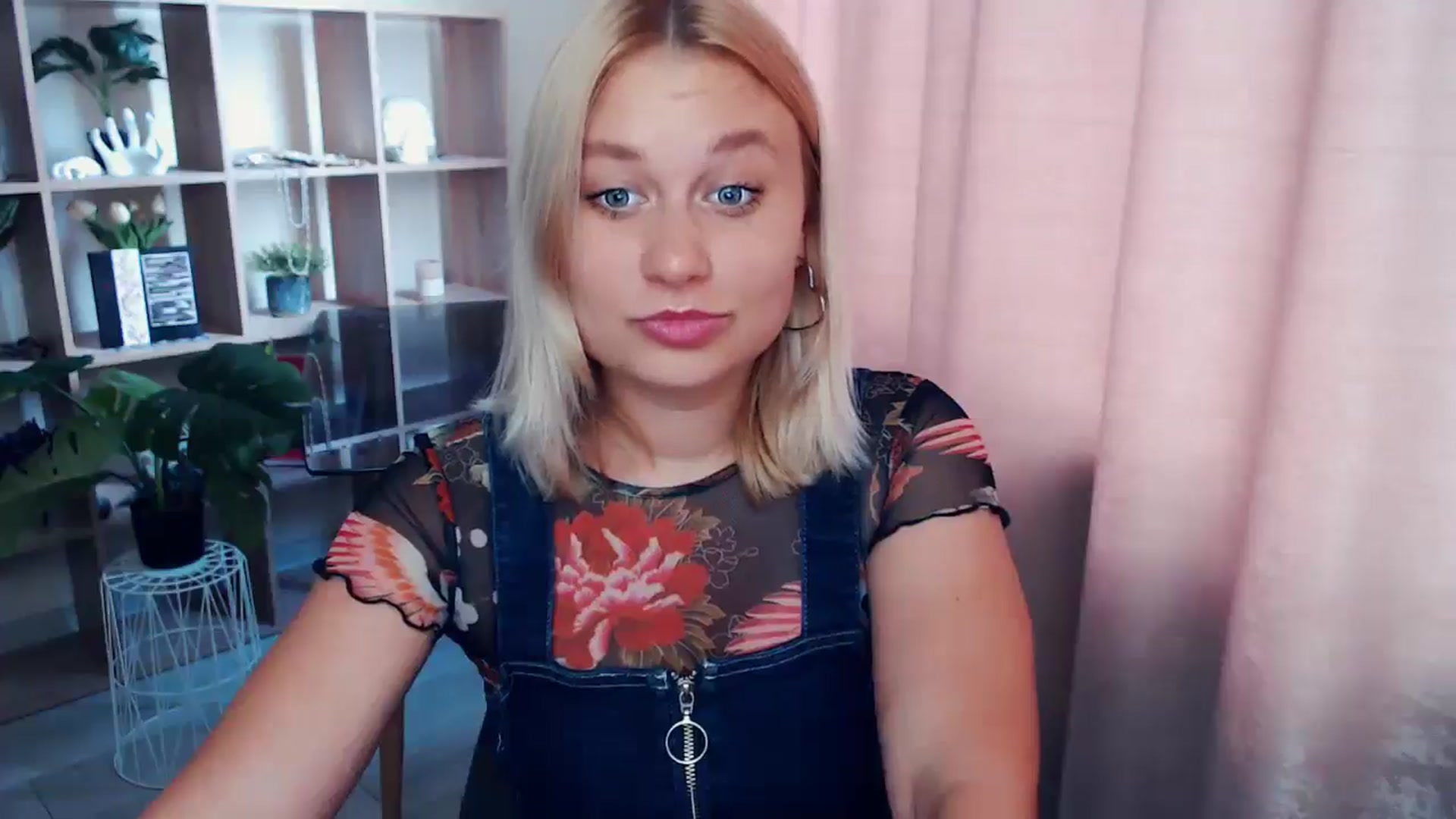 Gallery image thumbnail from Kukla_kolduna's myfreecams stream on, 07/10/2025, 16:36 image 6 of 20