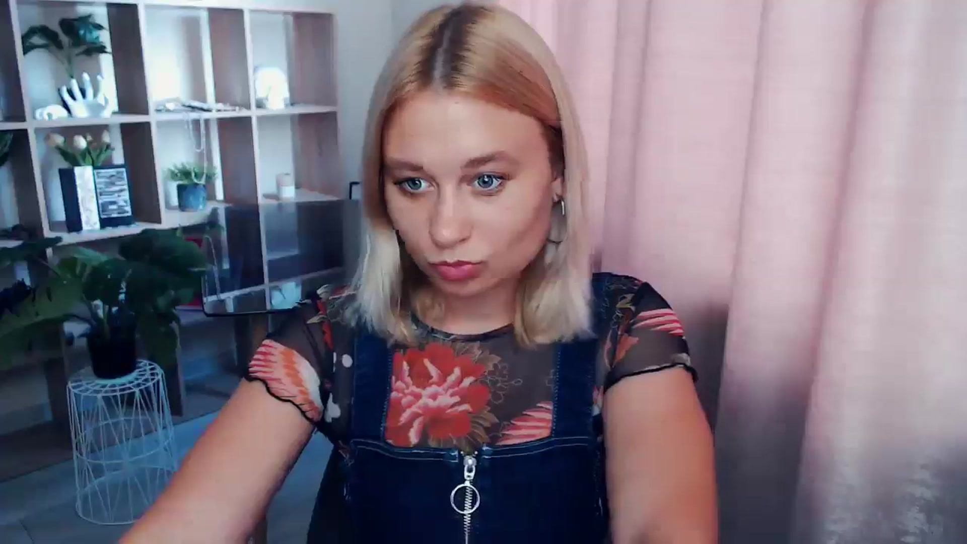 Gallery image thumbnail from Kukla_kolduna's myfreecams stream on, 07/10/2025, 16:36 image 2 of 20