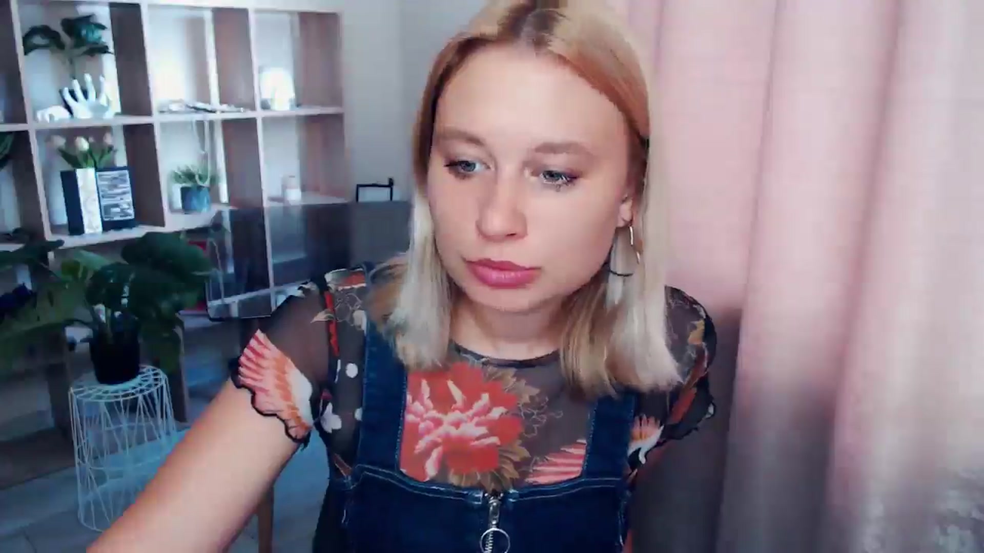 Gallery image thumbnail from Kukla_kolduna's myfreecams stream on, 07/10/2025, 16:36 image 8 of 20