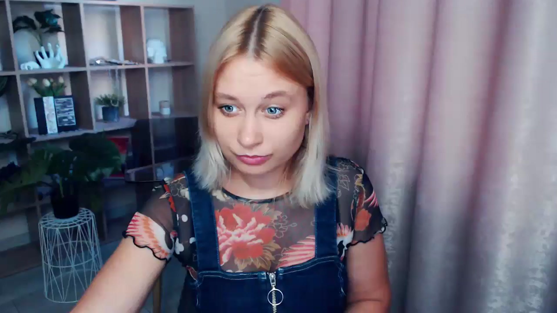 Gallery image thumbnail from Kukla_kolduna's myfreecams stream on, 07/10/2025, 18:35 image 5 of 20