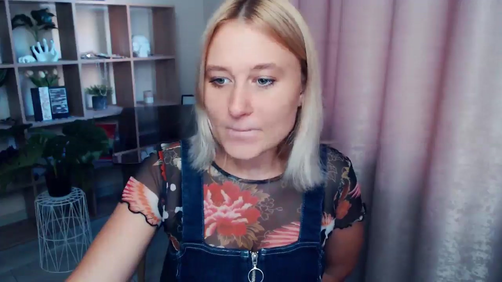 Gallery image thumbnail from Kukla_kolduna's myfreecams stream on, 07/10/2025, 18:35 image 3 of 20