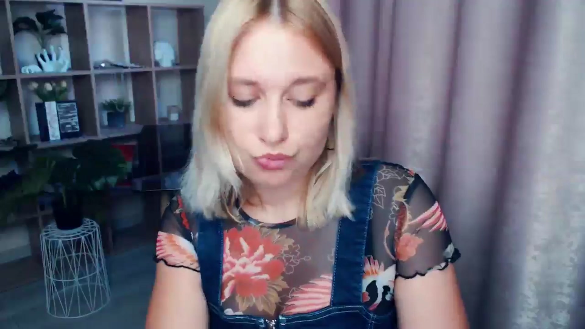 Gallery image thumbnail from Kukla_kolduna's myfreecams stream on, 07/10/2025, 18:35 image 9 of 20