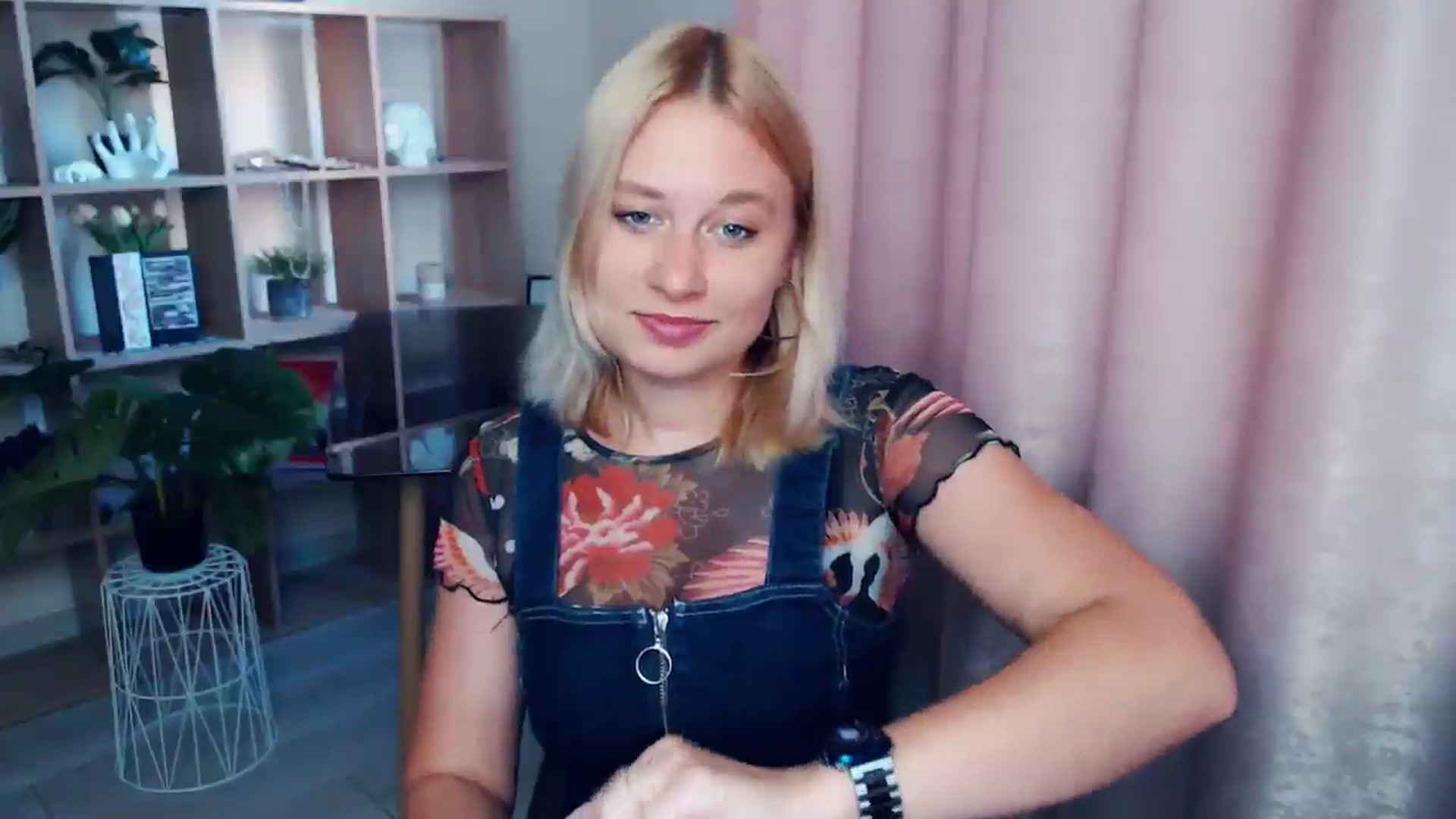 Gallery image thumbnail from Kukla_kolduna's myfreecams stream on, 07/10/2025, 18:35 image 2 of 20
