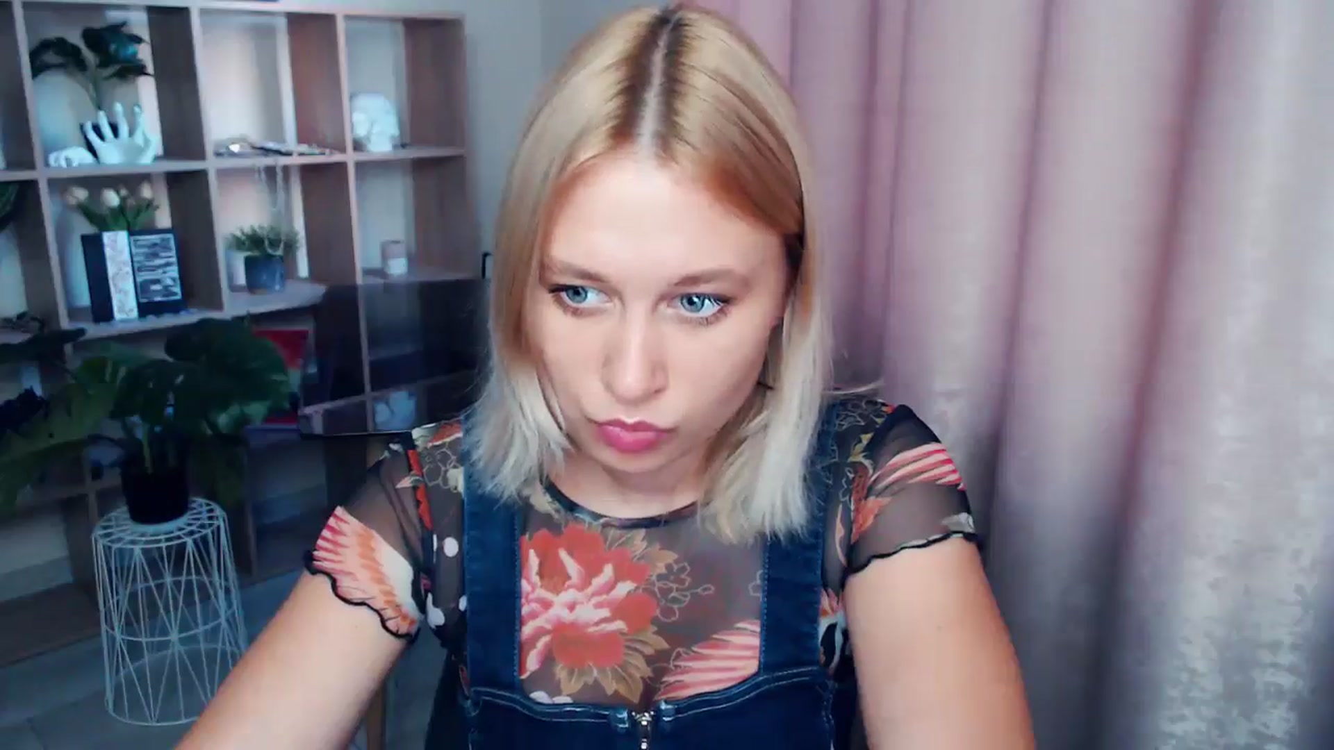 Gallery image thumbnail from Kukla_kolduna's myfreecams stream on, 07/10/2025, 18:35 image 4 of 20