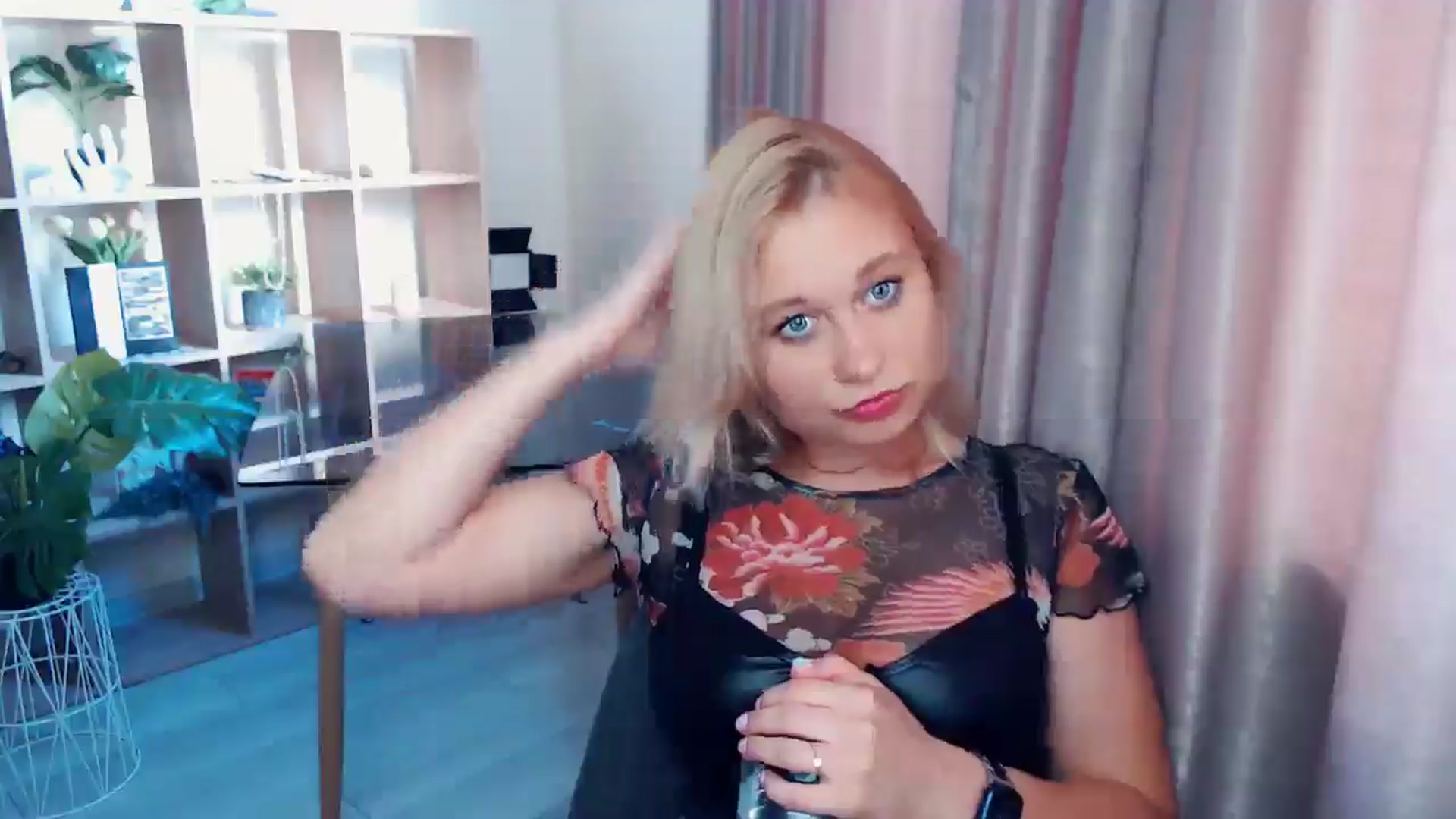 Gallery image thumbnail from Kukla_kolduna's myfreecams stream on, 07/11/2025, 16:52 image 16 of 20