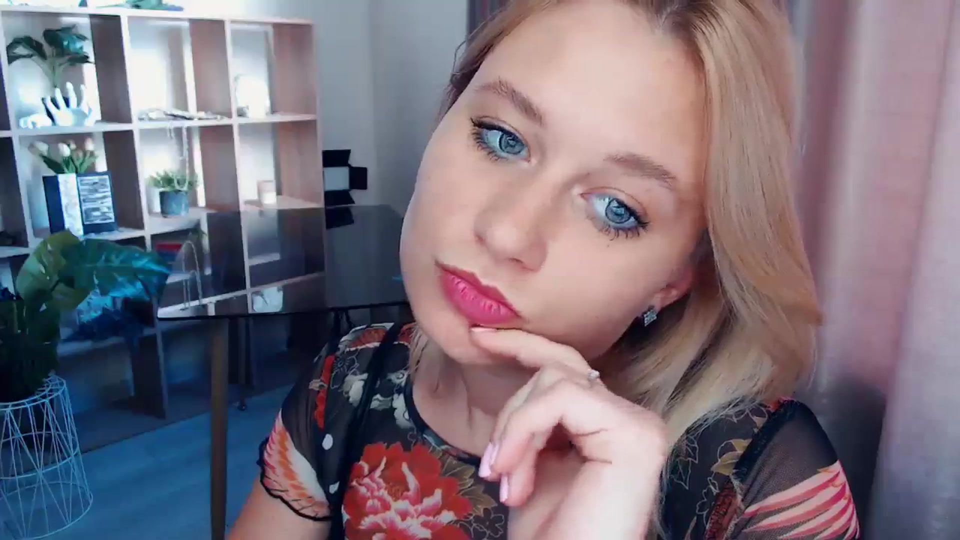 Gallery image thumbnail from Kukla_kolduna's myfreecams stream on, 07/11/2025, 16:52 image 17 of 20