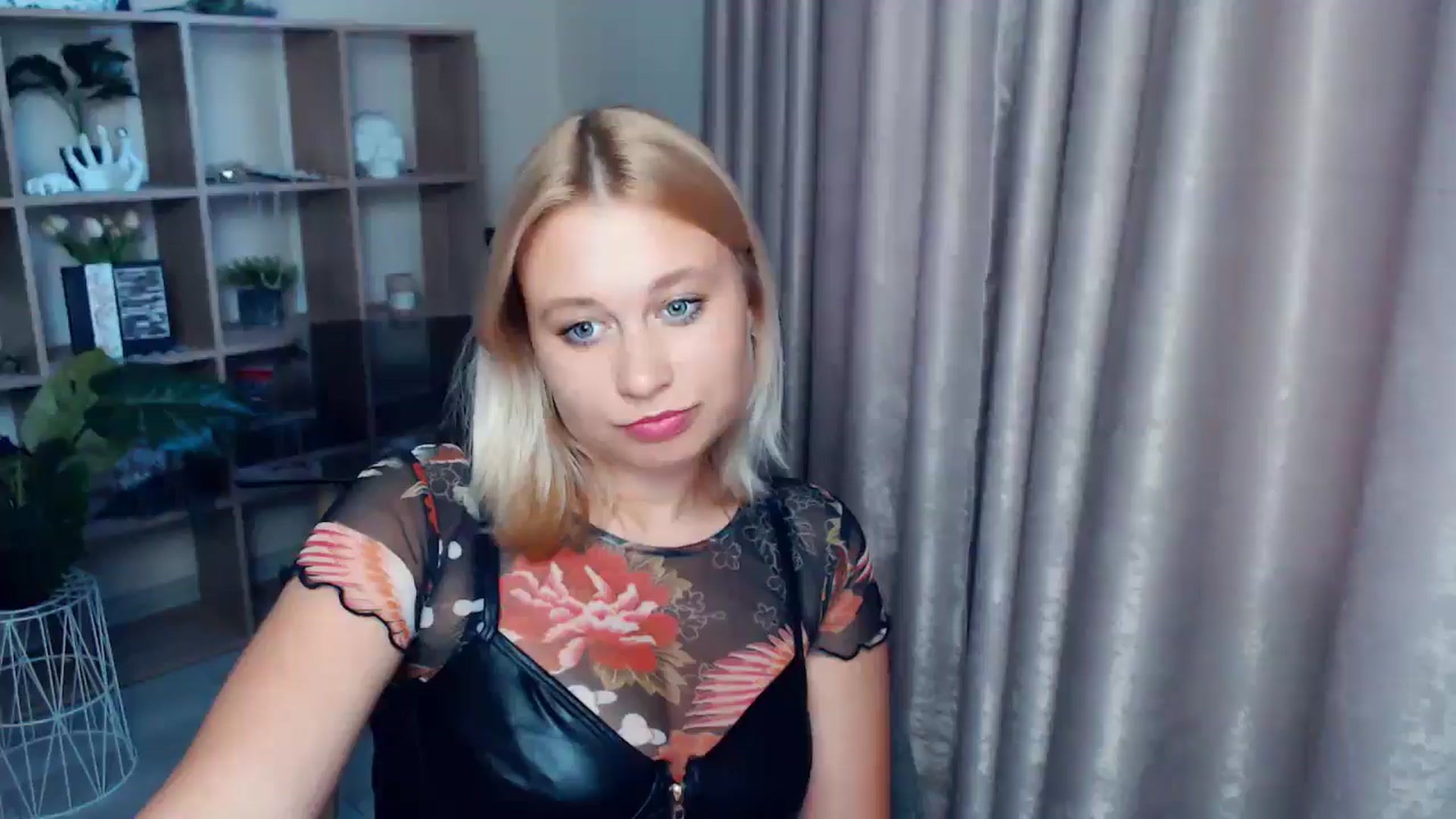 Gallery image thumbnail from Kukla_kolduna's myfreecams stream on, 07/11/2025, 18:15 image 16 of 20