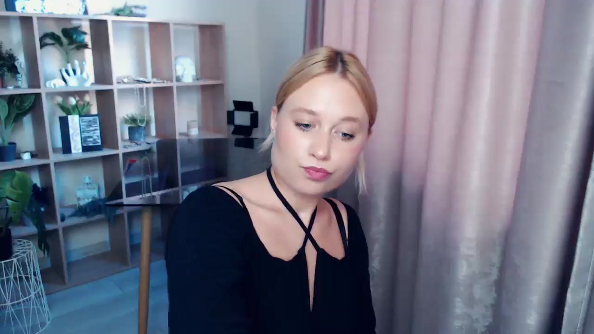 Gallery image thumbnail from Kukla_kolduna's myfreecams stream on, 07/13/2025, 17:12 image 20 of 20