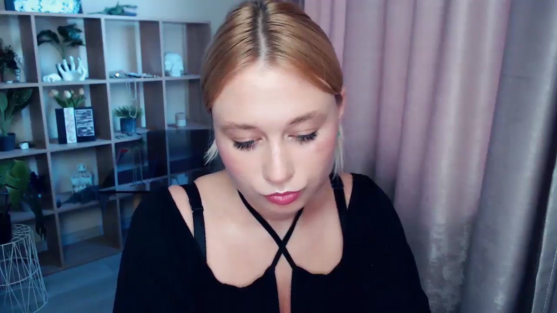 Gallery image thumbnail from Kukla_kolduna's myfreecams stream on, 07/13/2025, 17:12 image 19 of 20