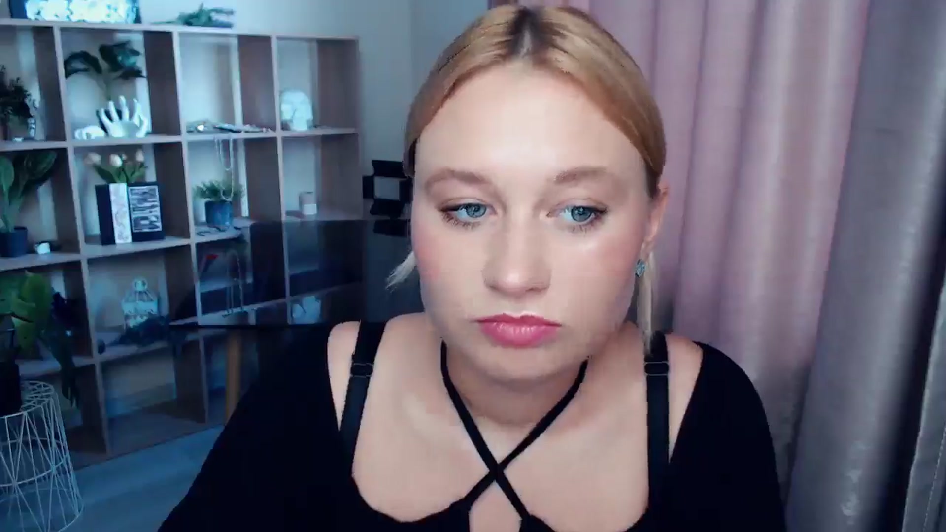 Gallery image thumbnail from Kukla_kolduna's myfreecams stream on, 07/13/2025, 17:12 image 17 of 20