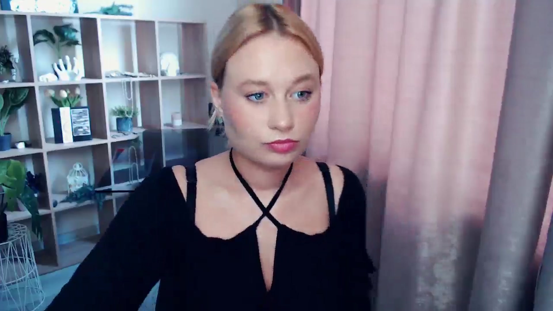 Gallery image thumbnail from Kukla_kolduna's myfreecams stream on, 07/13/2025, 17:12 image 4 of 20