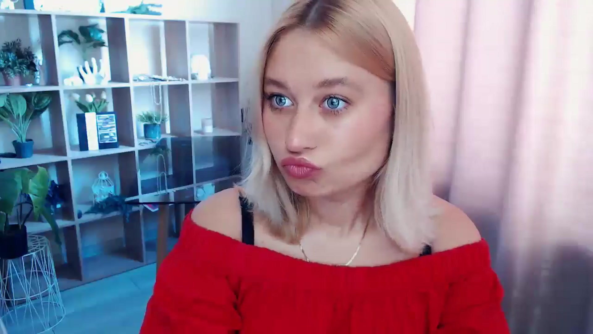 Gallery image thumbnail from Kukla_kolduna's myfreecams stream on, 07/14/2025, 06:51 image 3 of 20