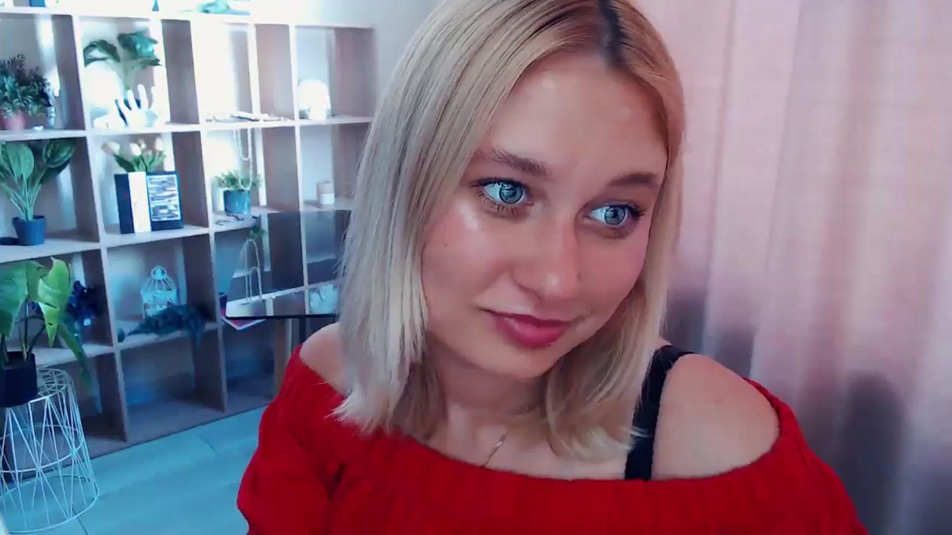 Gallery image thumbnail from Kukla_kolduna's myfreecams stream on, 07/14/2025, 12:32 image 17 of 20