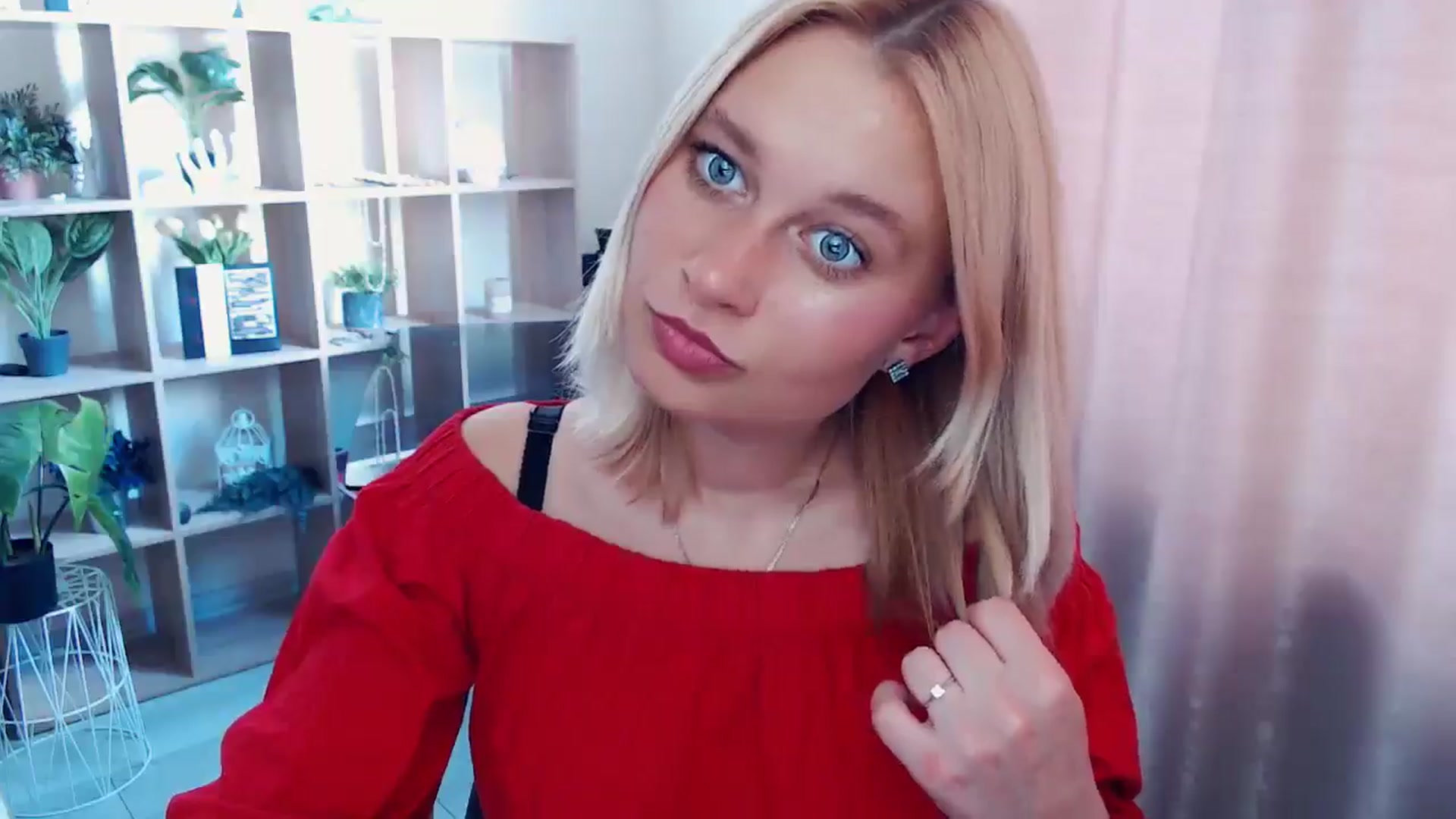 Gallery image thumbnail from Kukla_kolduna's myfreecams stream on, 07/14/2025, 12:32 image 13 of 20