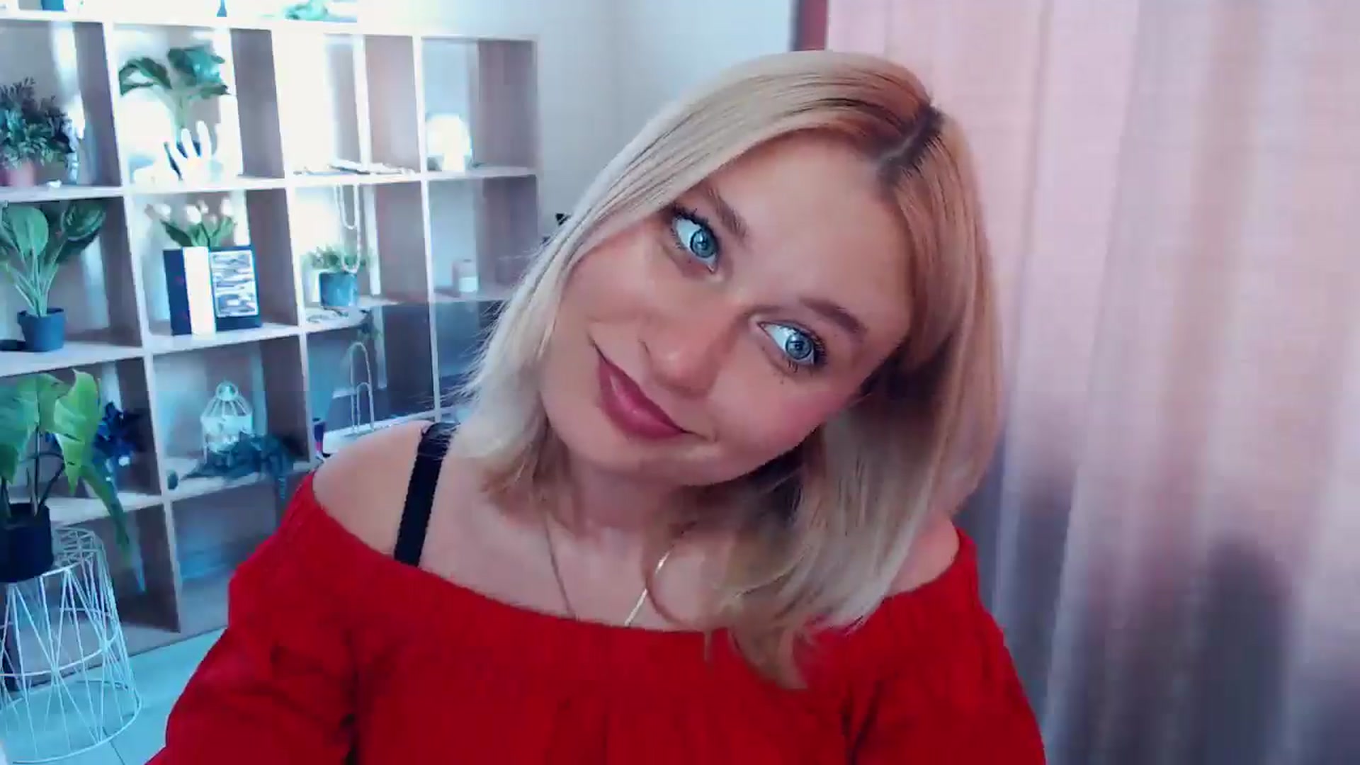 Gallery image thumbnail from Kukla_kolduna's myfreecams stream on, 07/14/2025, 12:32 image 6 of 20