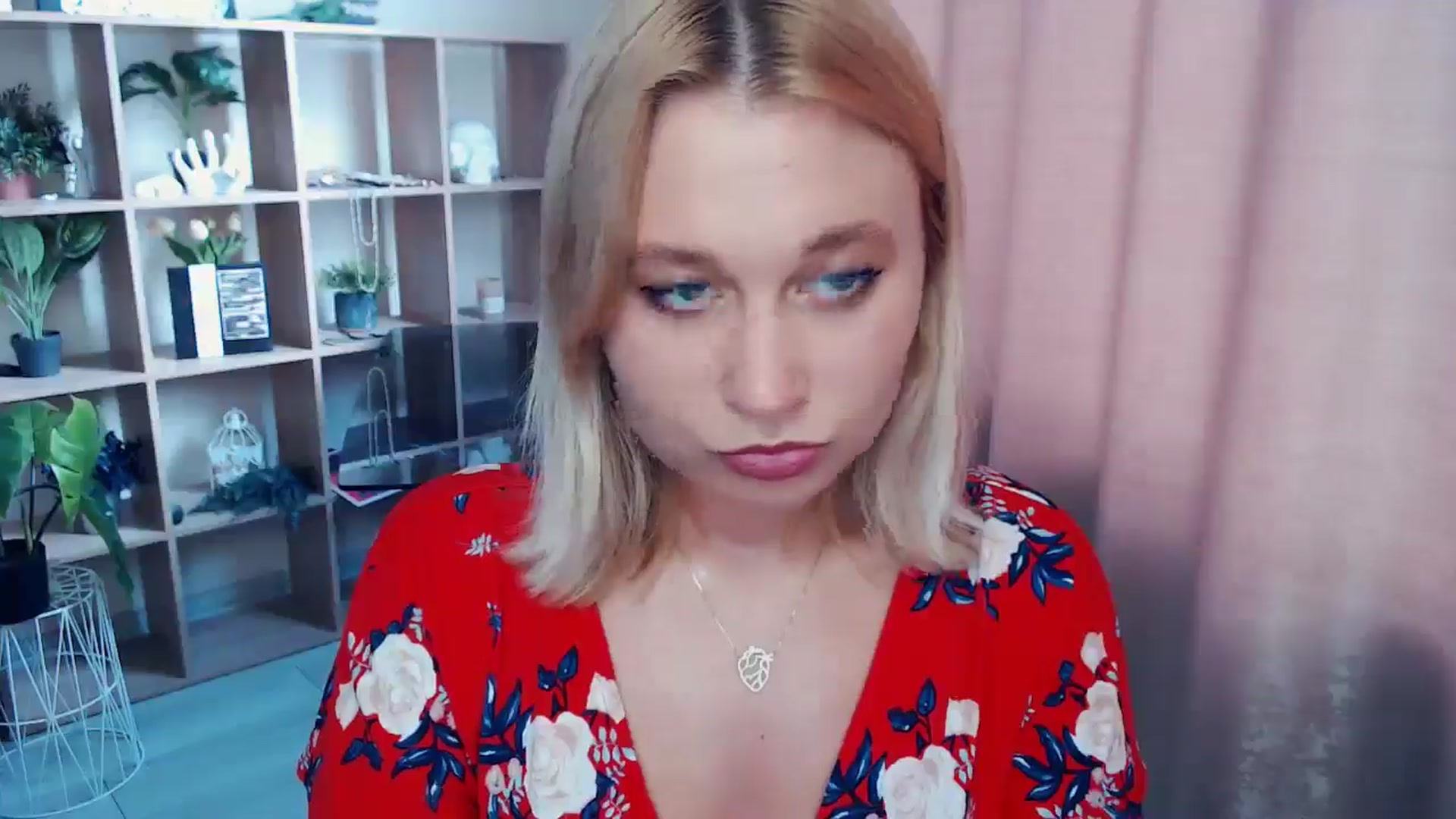 Gallery image thumbnail from Kukla_kolduna's myfreecams stream on, 07/16/2025, 14:42 image 15 of 20