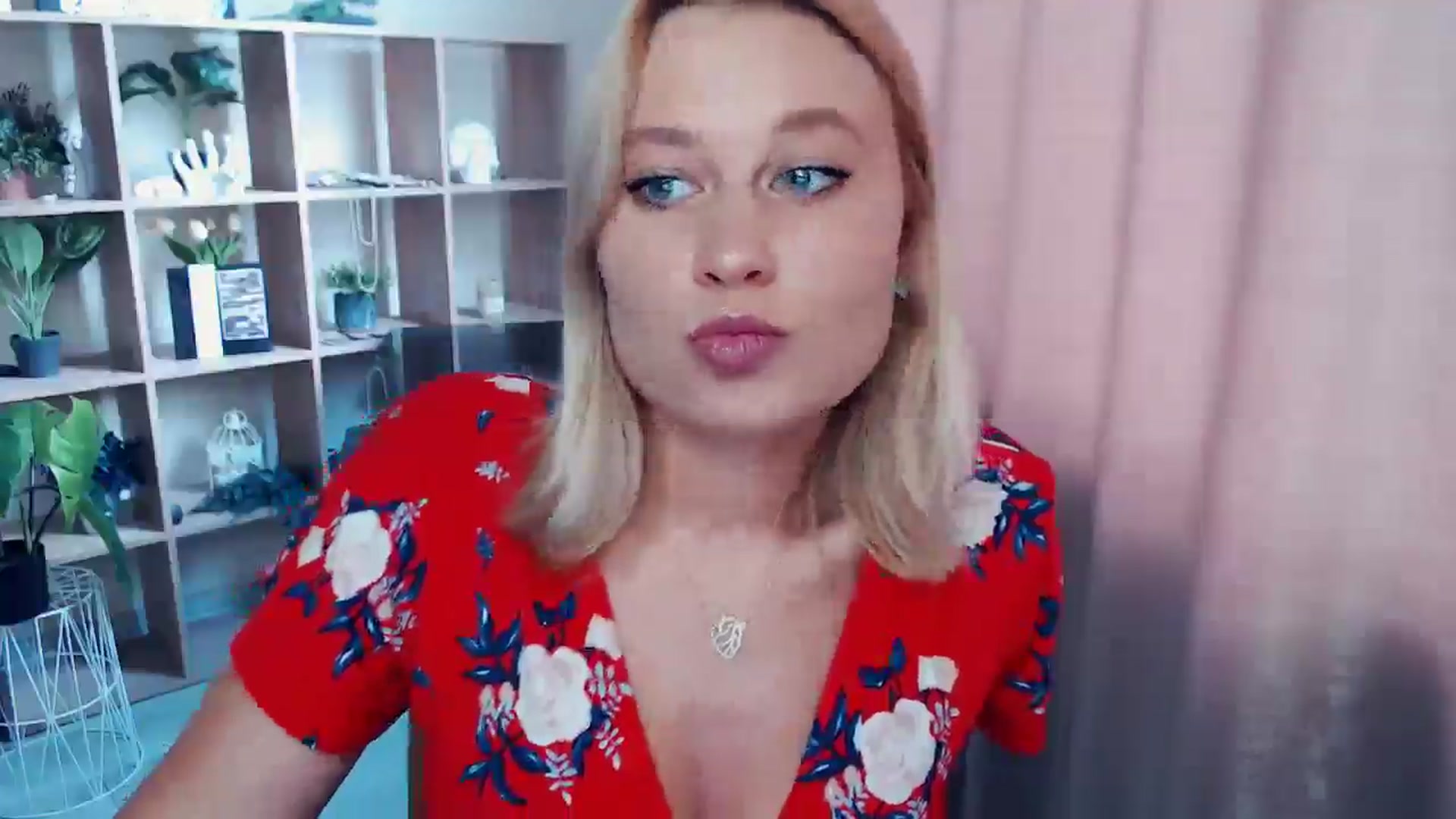 Gallery image thumbnail from Kukla_kolduna's myfreecams stream on, 07/16/2025, 14:42 image 8 of 20