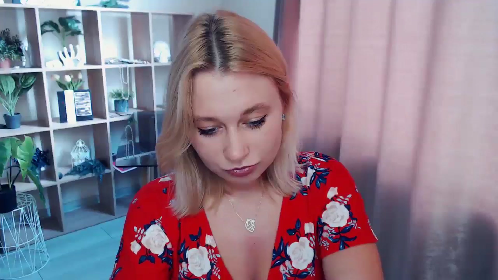 Gallery image thumbnail from Kukla_kolduna's myfreecams stream on, 07/16/2025, 14:42 image 6 of 20