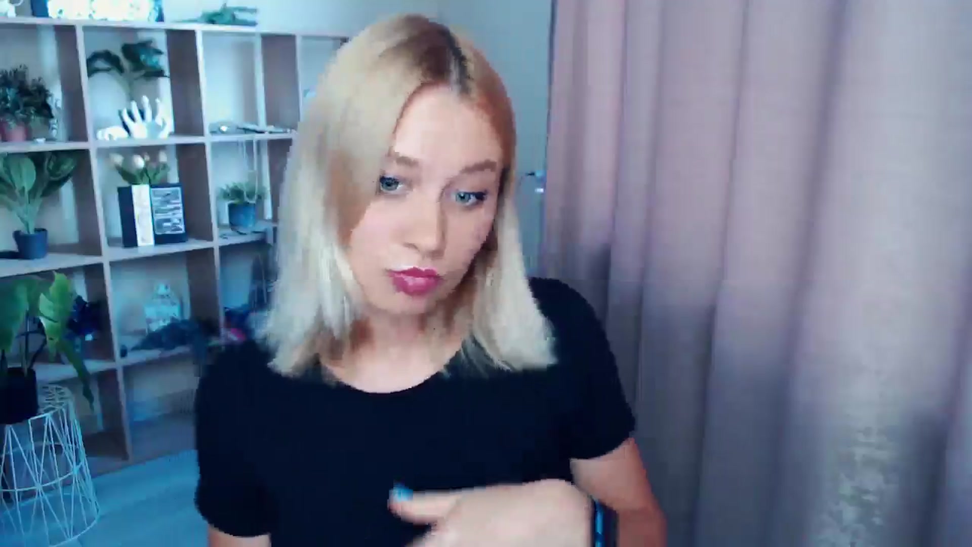 Gallery image thumbnail from Kukla_kolduna's myfreecams stream on, 07/17/2025, 17:30 image 6 of 20