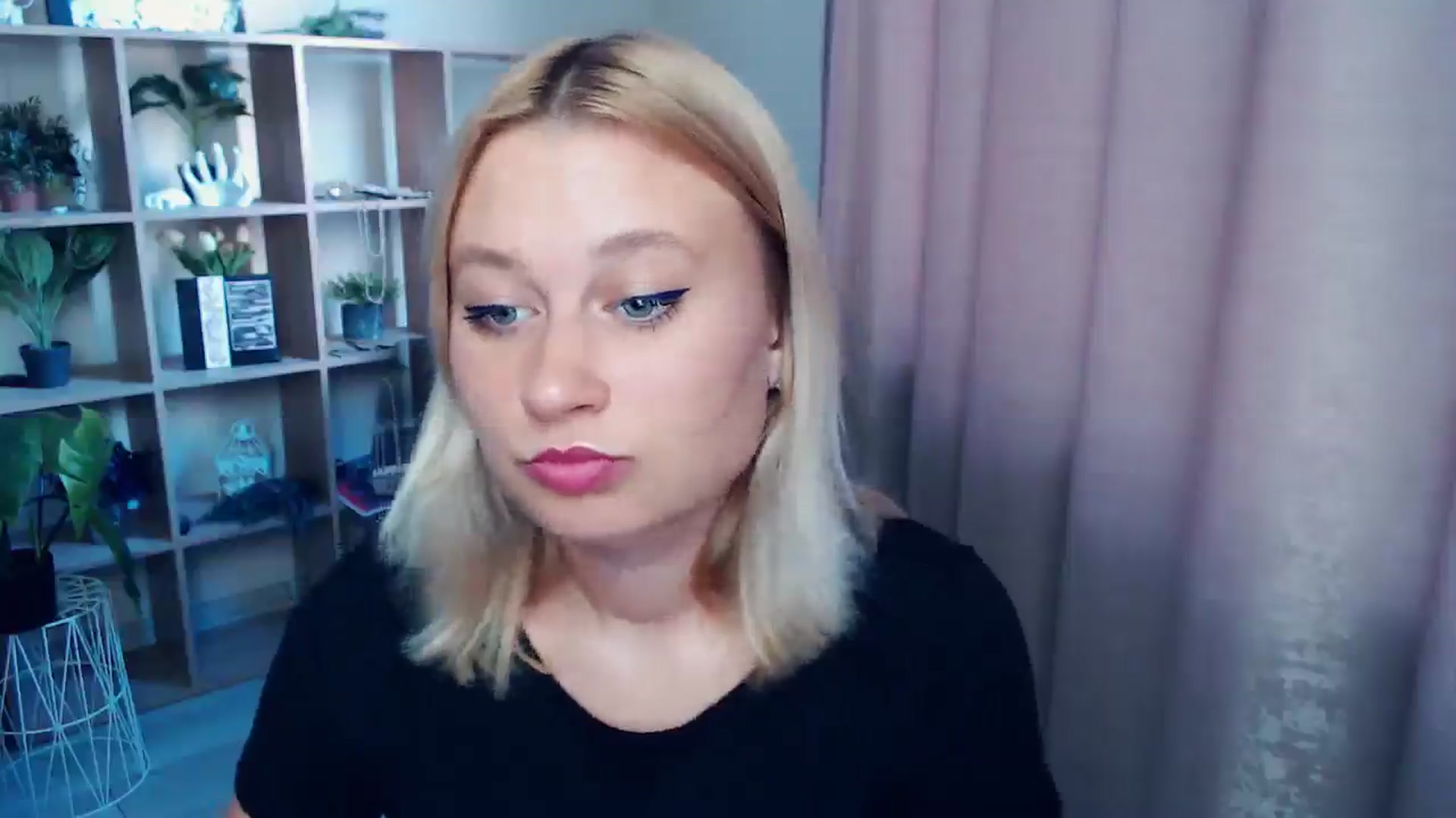 Gallery image thumbnail from Kukla_kolduna's myfreecams stream on, 07/17/2025, 17:30 image 12 of 20
