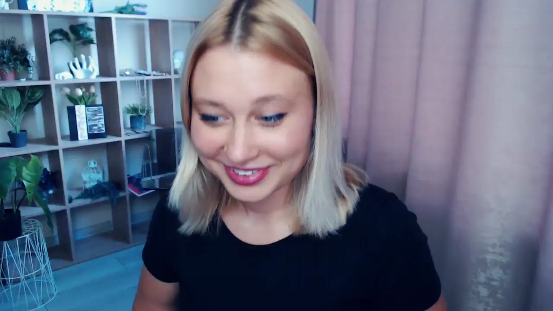 Gallery image thumbnail from Kukla_kolduna's myfreecams stream on, 07/17/2025, 17:30 image 1 of 20